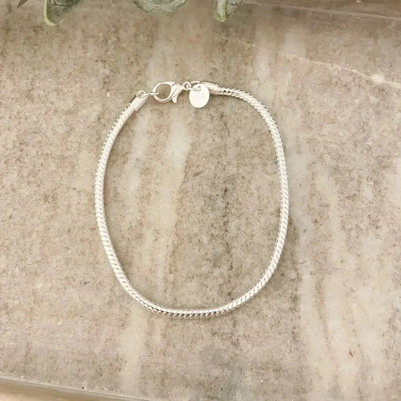 925 Sterling Silver Dainty Snakechain Bracelet Stackable Snake Chain Bracelet - Picture 4 of 5